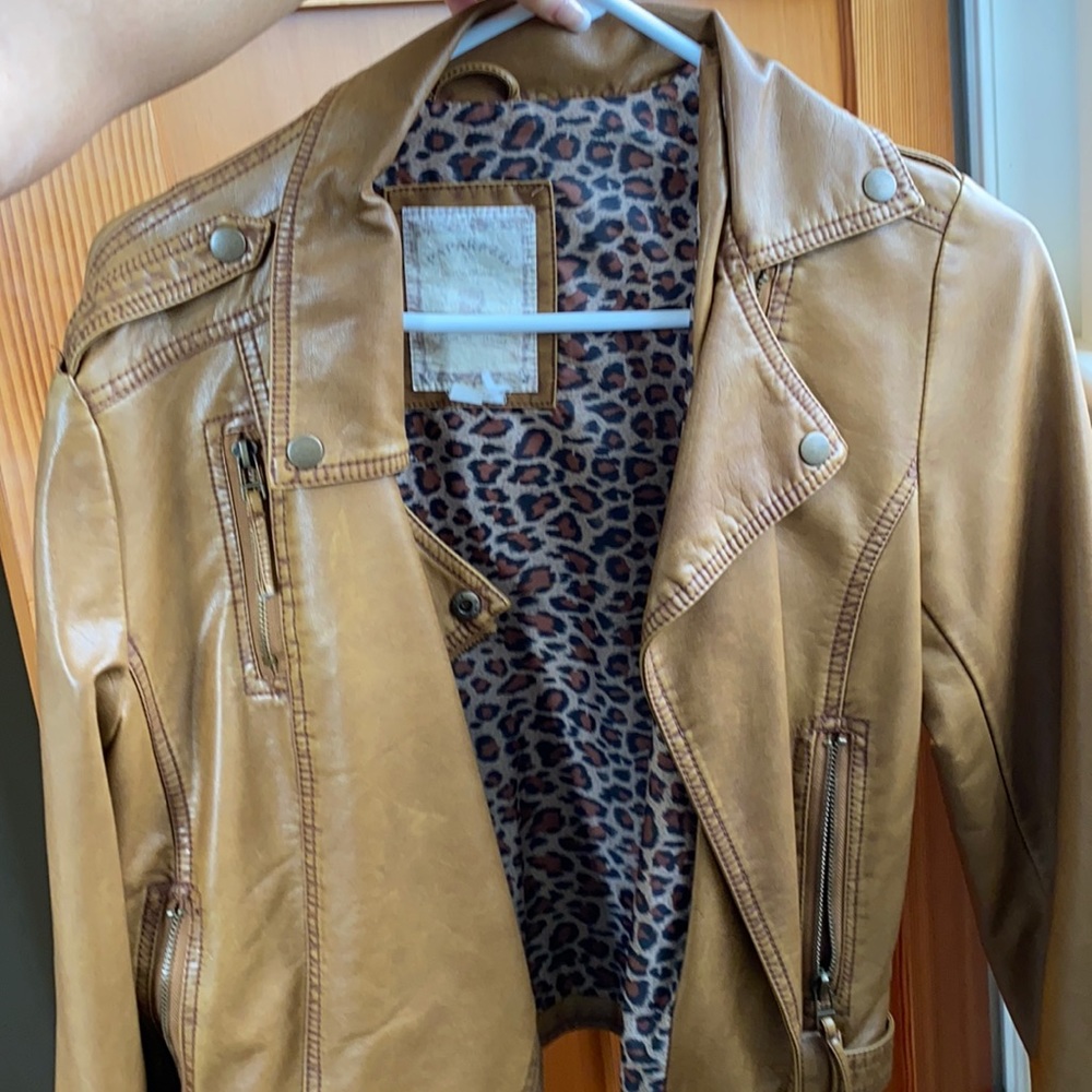 Comfortable leather jacket. Size small